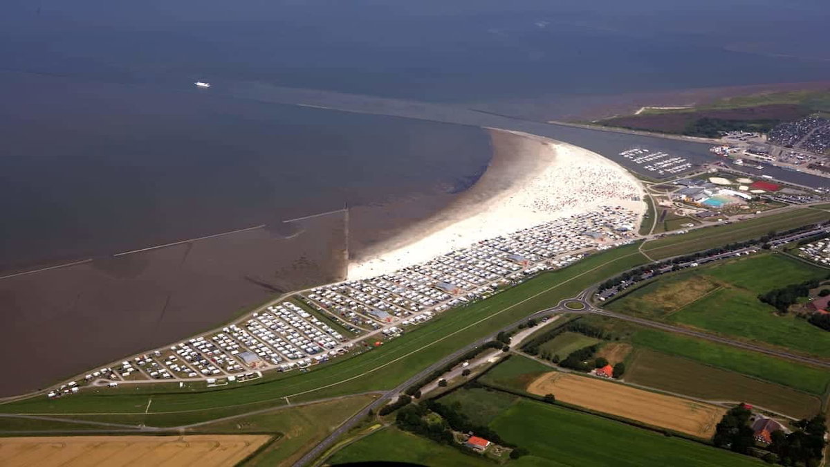 Camping mit Kindern an der Nordsee auf dem Strand und Familiencamping Bensersiel