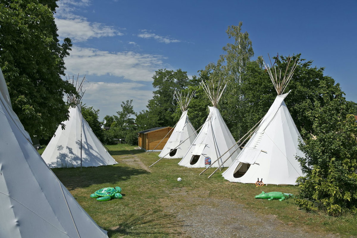 Tipis auf KNAUS Campingpark in Bad Dürkheim an der Deutschen Weinstrasse