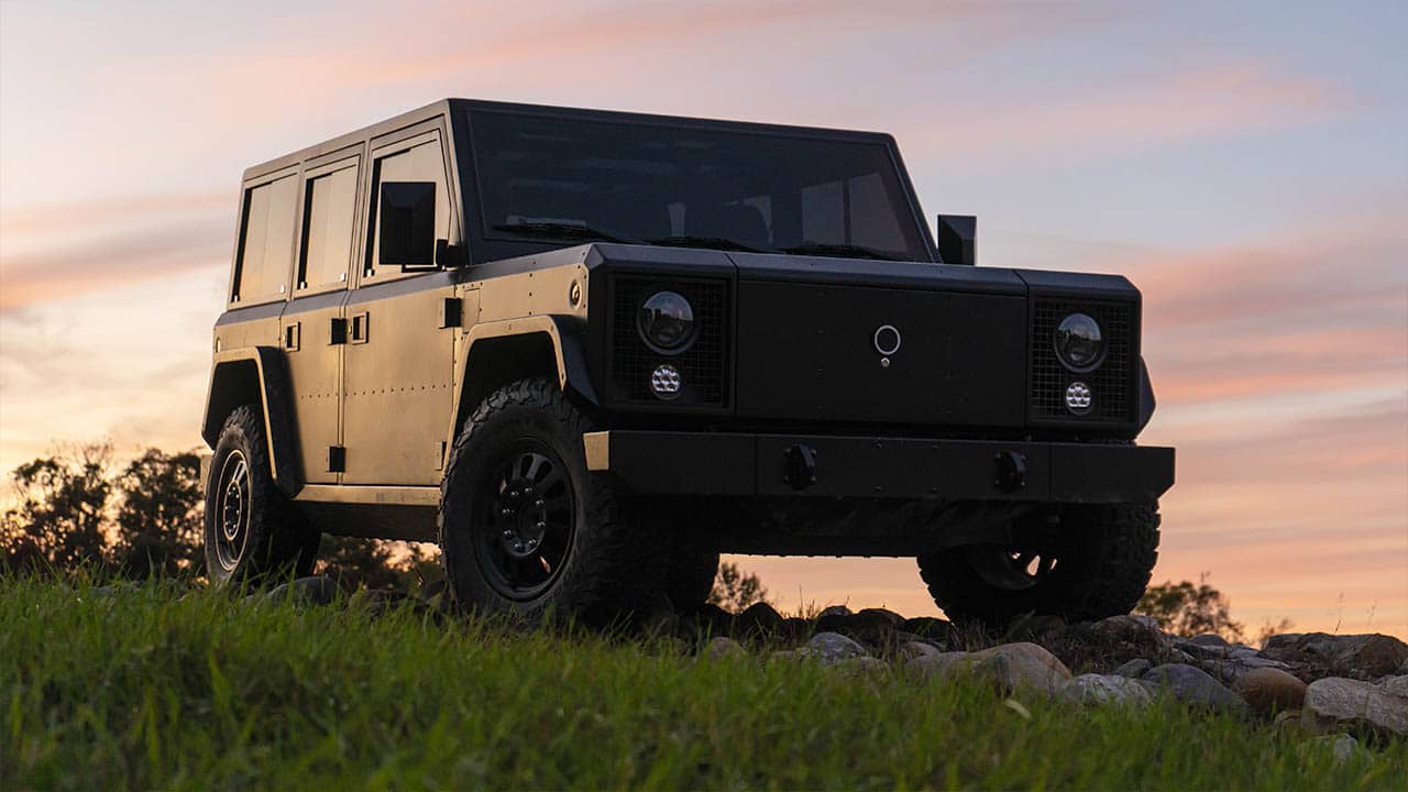 Schwarz, elektrisch, spacy: die E-Geländewagen von Bollinger