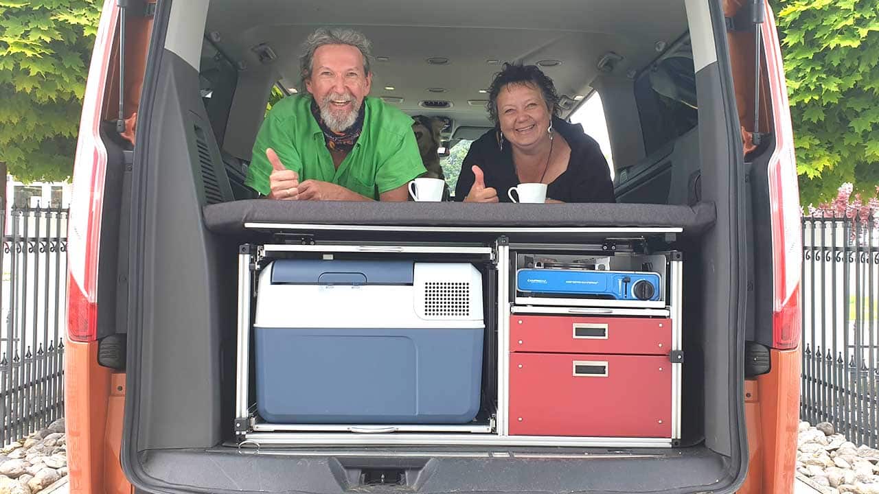 Mit 72 Jahren, da fängt das Campen an – COMO-Module für den Kastenwagen