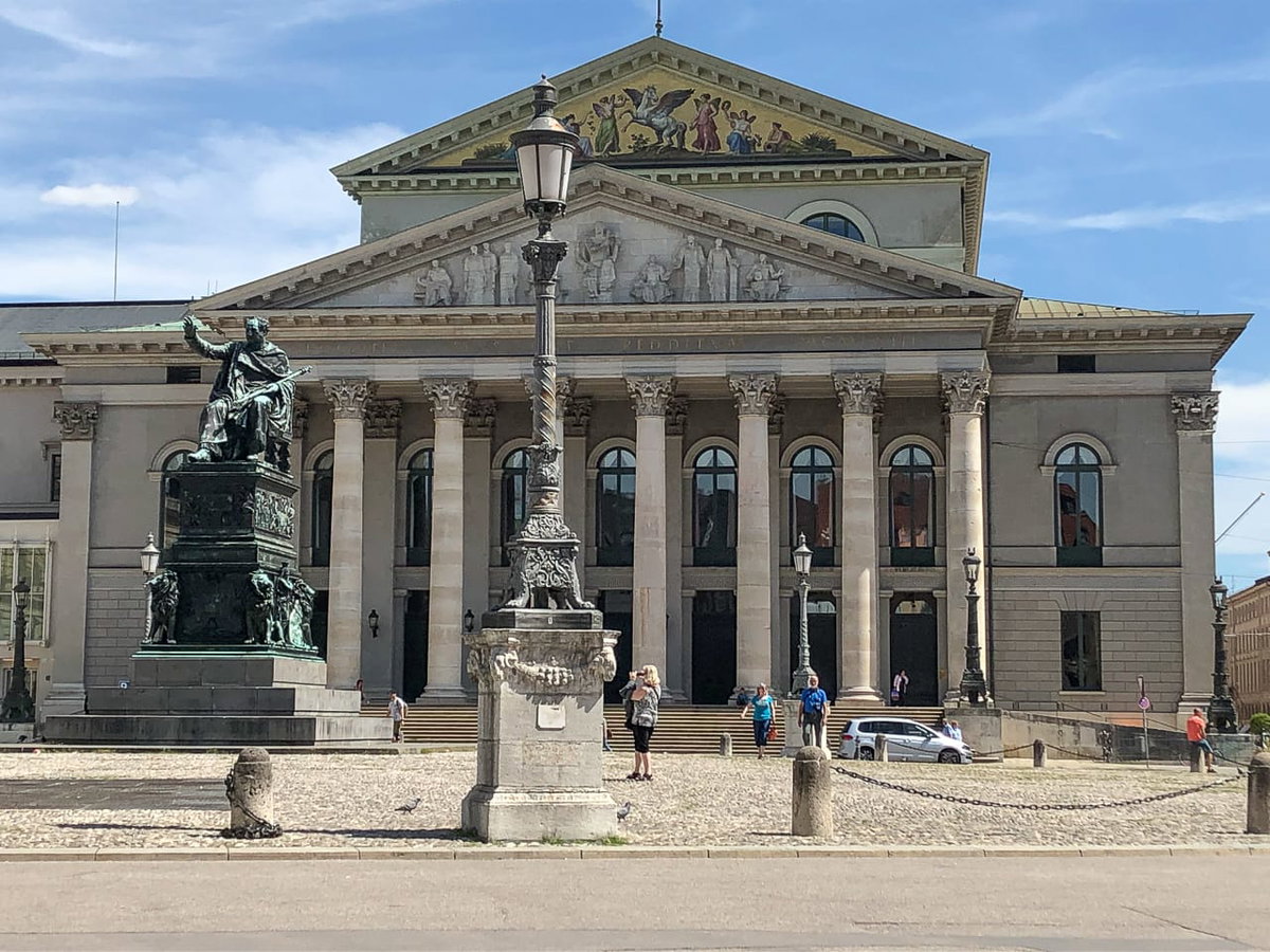 Oper München bei Camping in Oberbayern