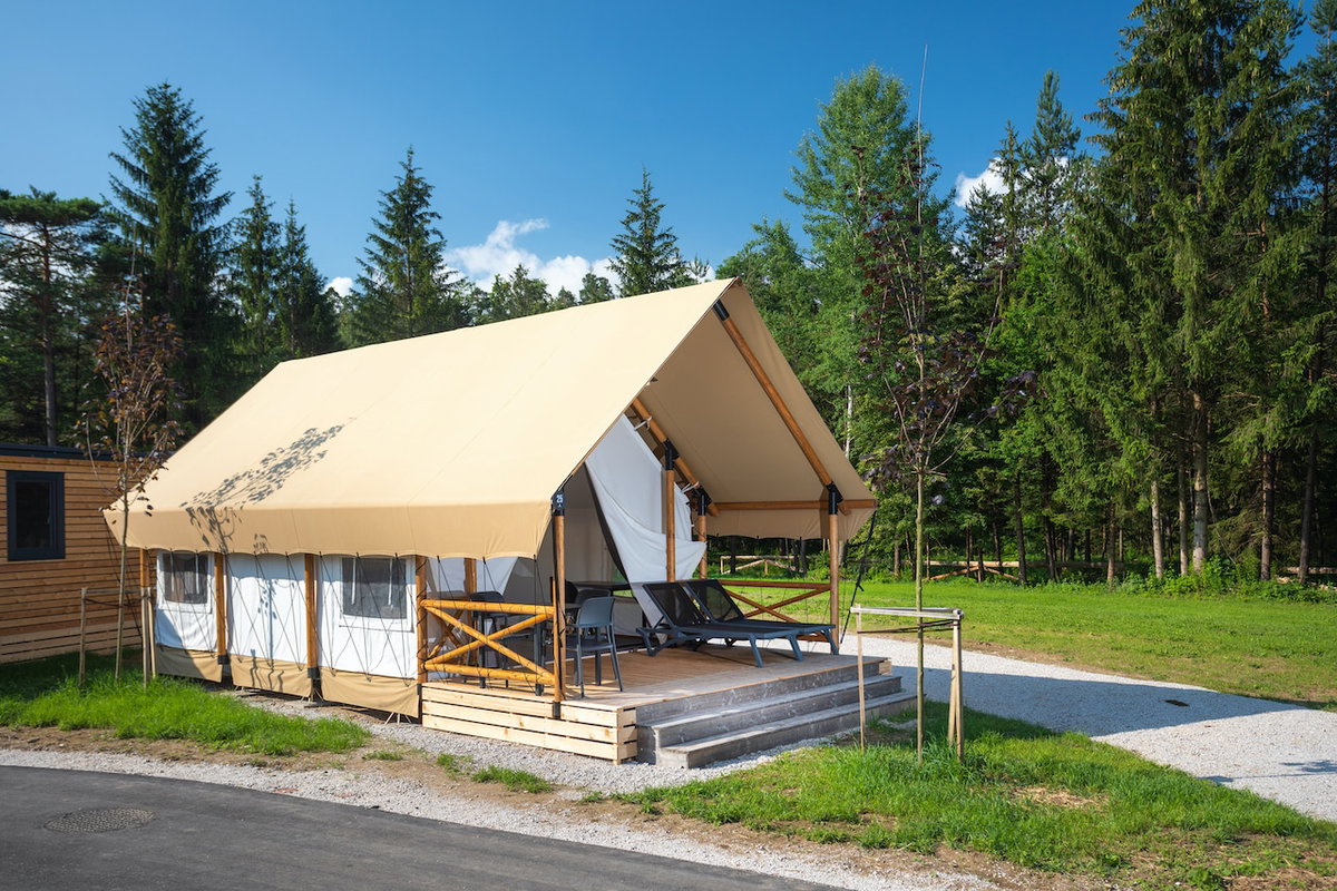 Camping in Slowenien in einer Mietunterkunft auf dem River Camping Bled
