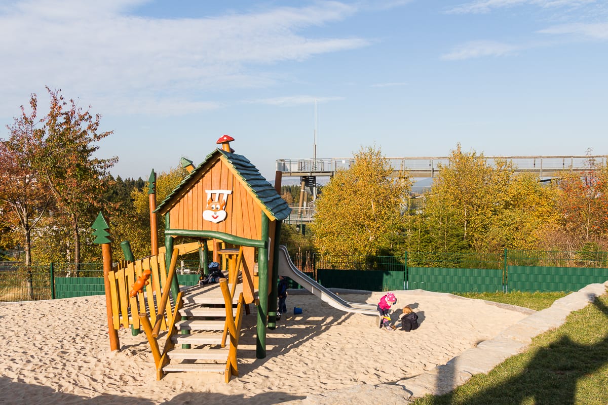 Spielplatz am Berg Kappe beim Urlaub im Sauerland mit Kind