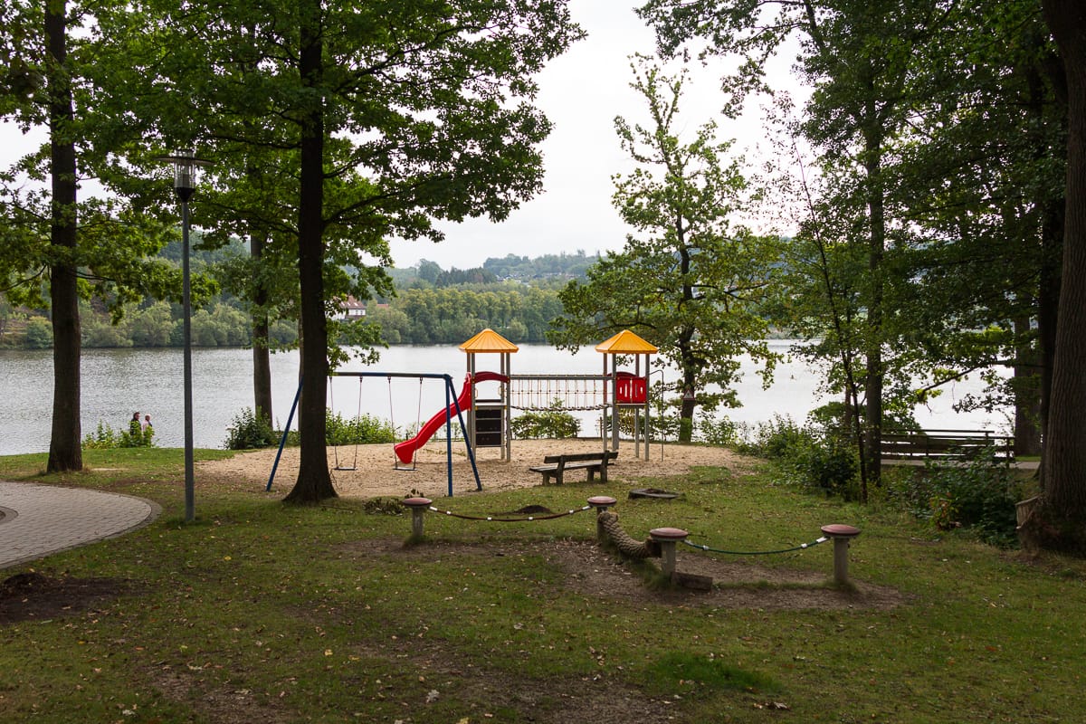 Spielplatz am Sorpesee beim Urlaub im Sauerland mit Kind