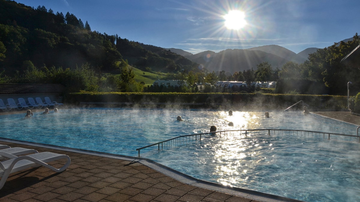 Pool für Wellness Camping auf dem Campingplatz Münstertal