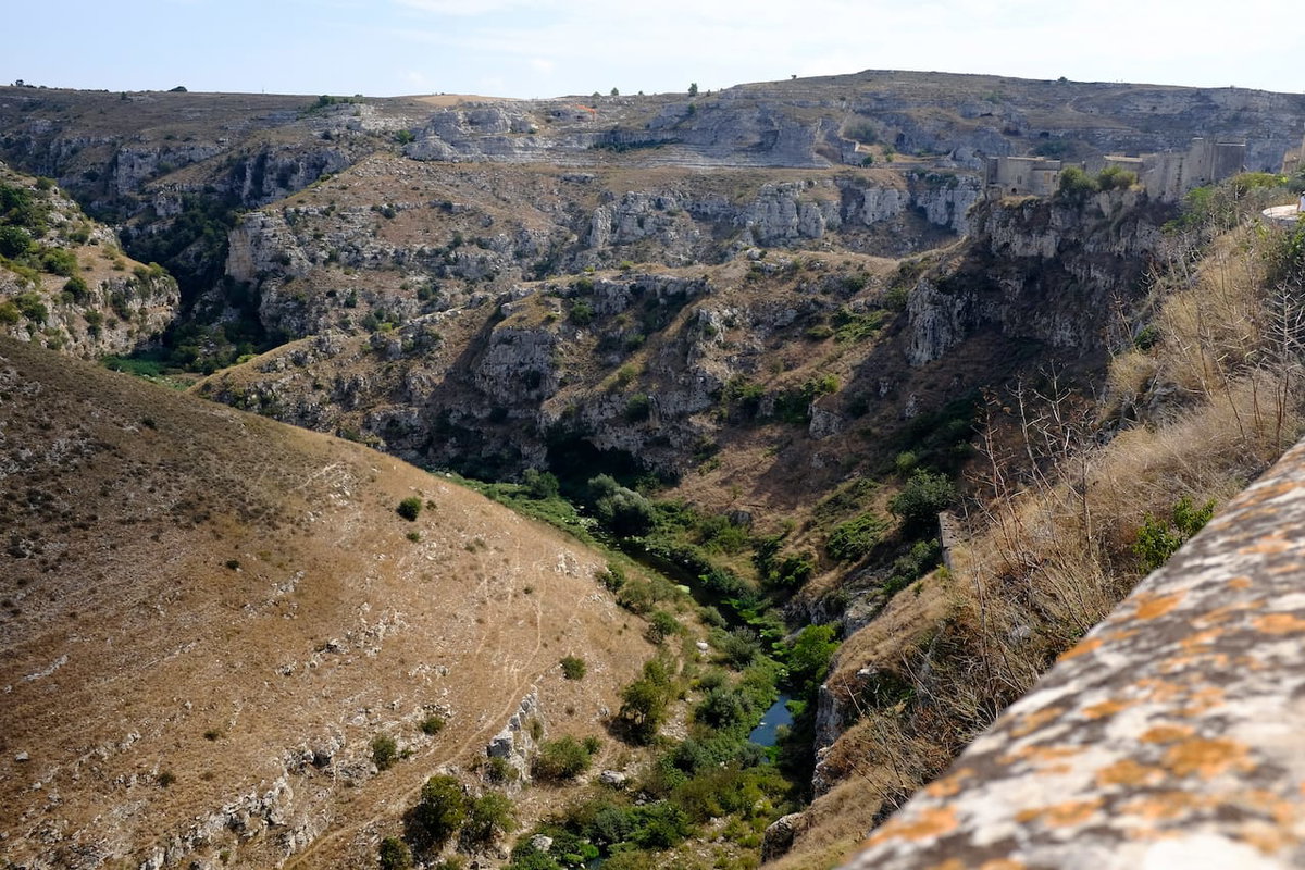 Die Landschaft rundum Matera im Italienurlaub erleben