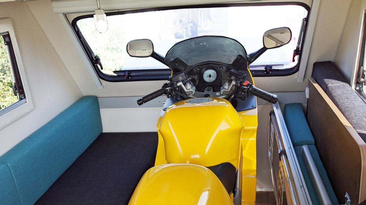 Sportcaravan für Transport KIP Shelter
