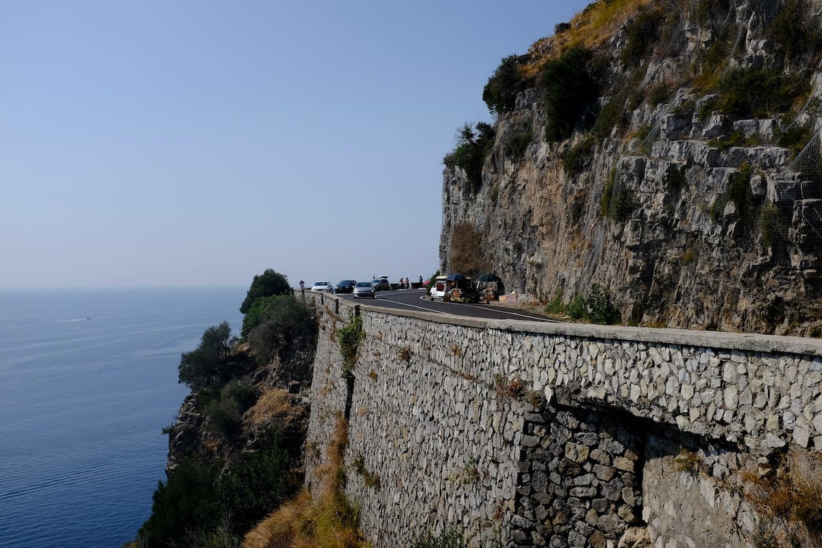 Strasse an der Amalfiküste auf Italienreise