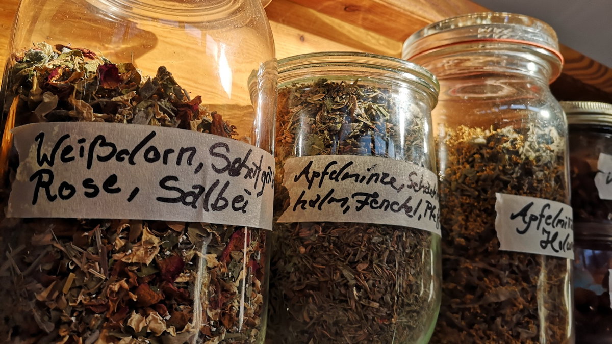 Gewürze und Tees als Camping Essen