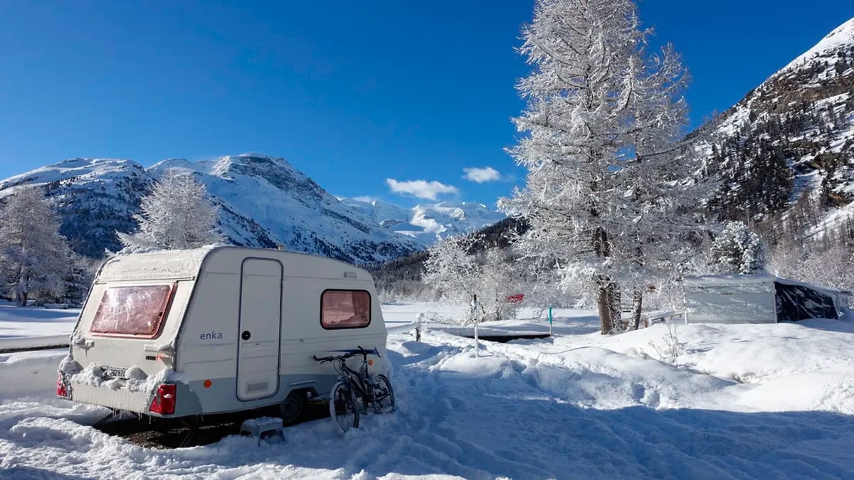Wintercamping in Europa Camping Morteratsch C PiNCAMP