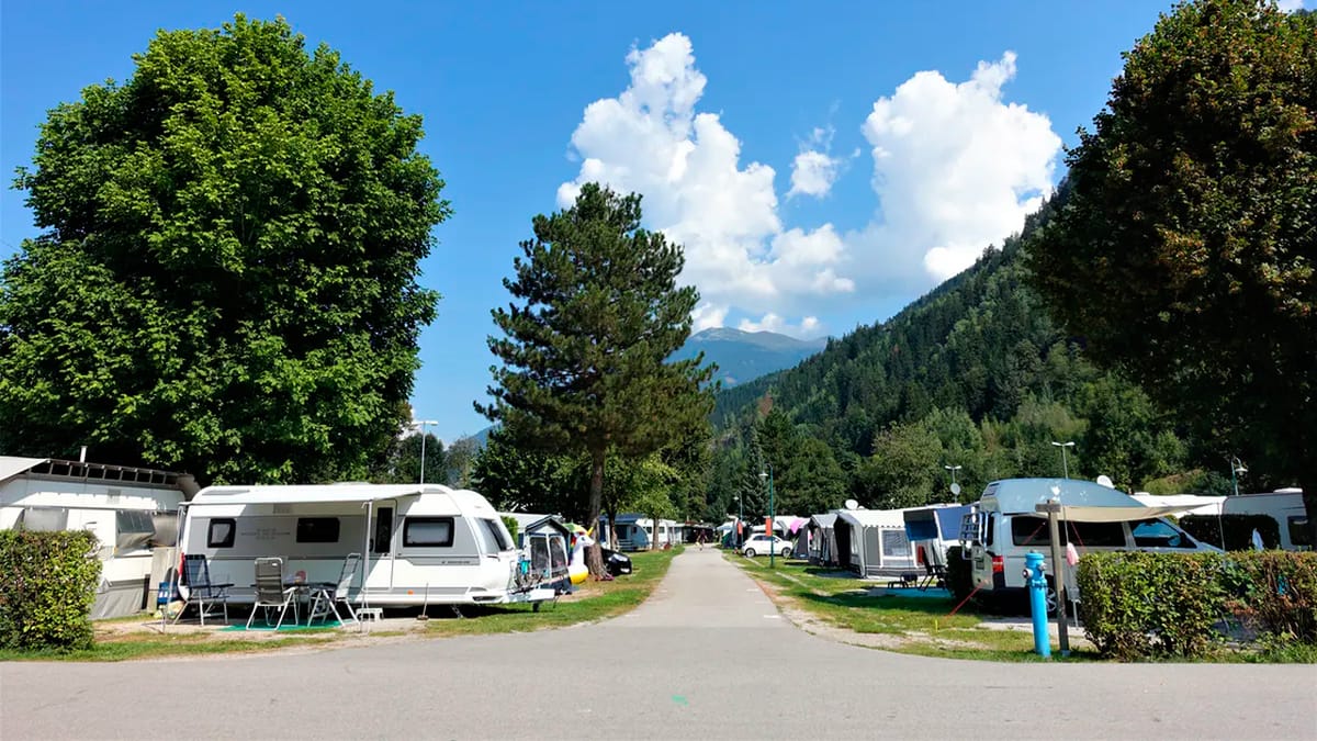 Wintercamping in Europa auf dem Aufenfeld C PiNCAMP