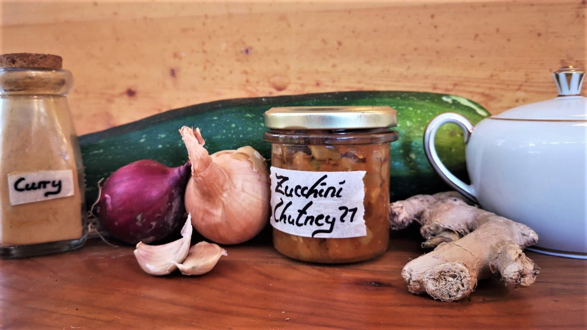 Zuccini Chutney selbst machen DIY Einkochen und Einlegen beim Camping