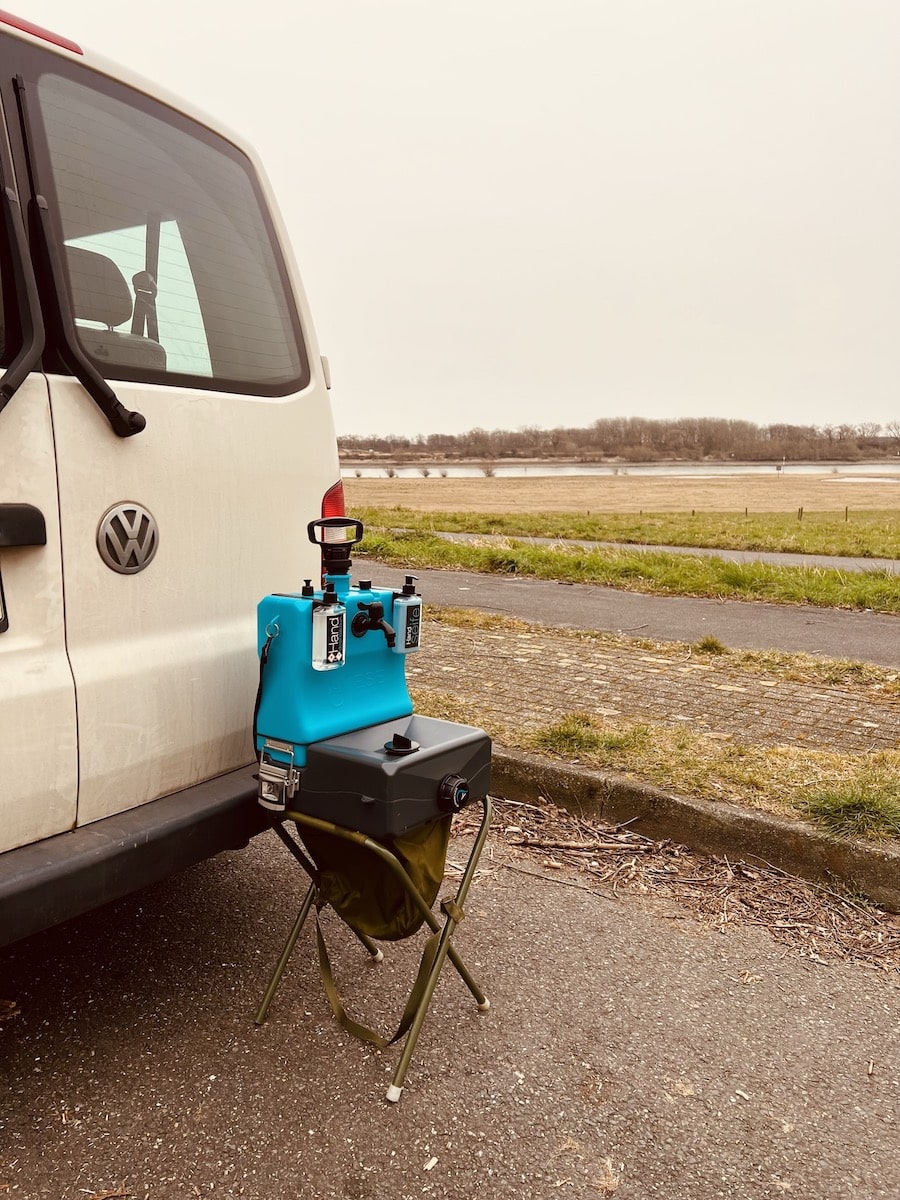 LAVESE-Waschbecken am Van
