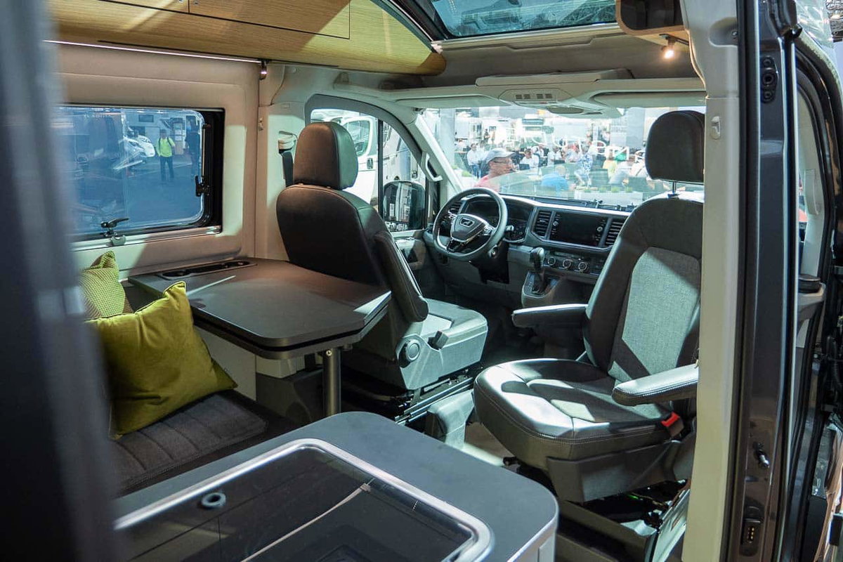 Adria TWIN MAX 680 Fahrerkabine