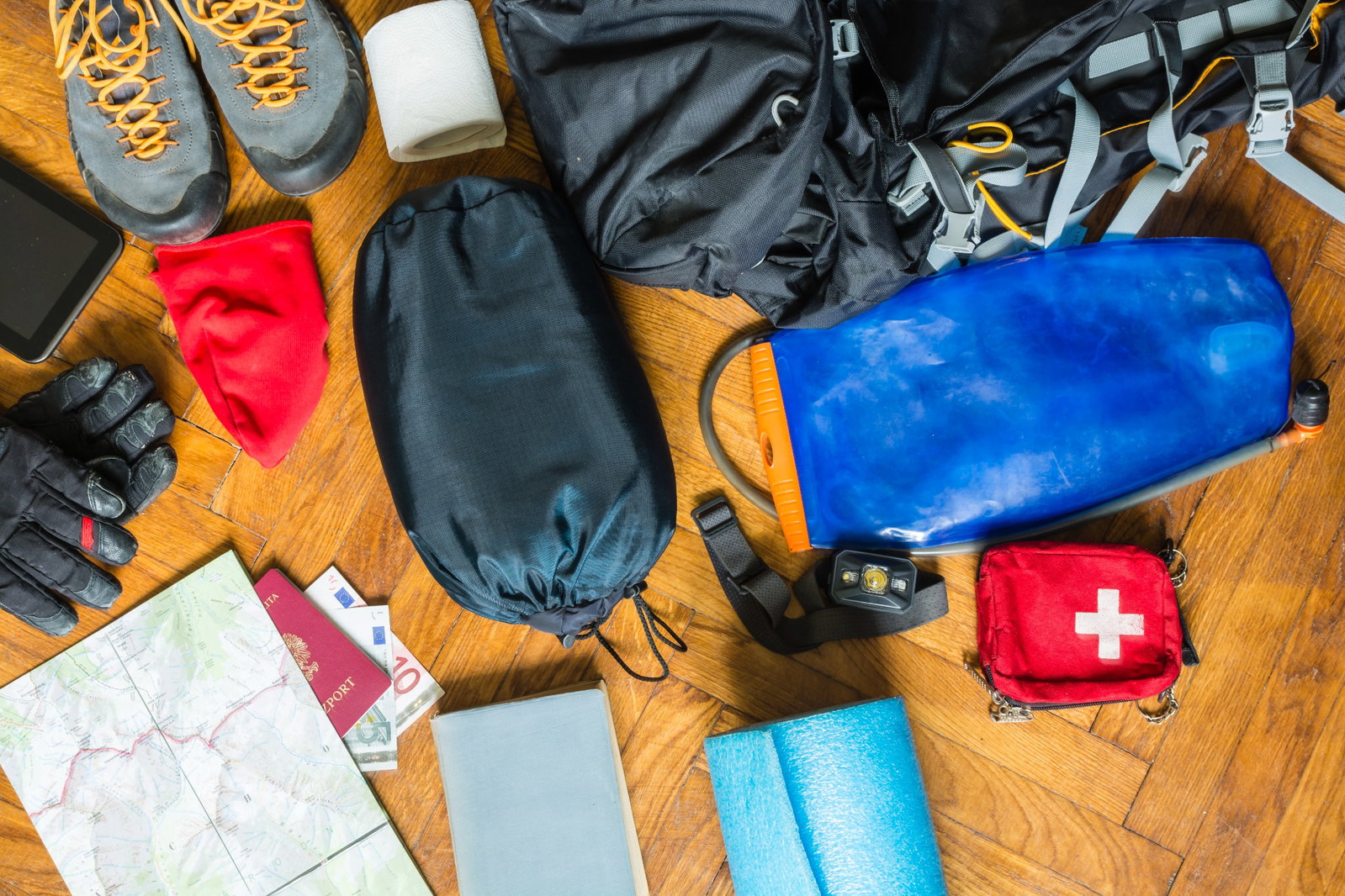 Diese essenziellen Basics dürfen bei deiner ersten Camping-Reise keinesfalls fehlen!