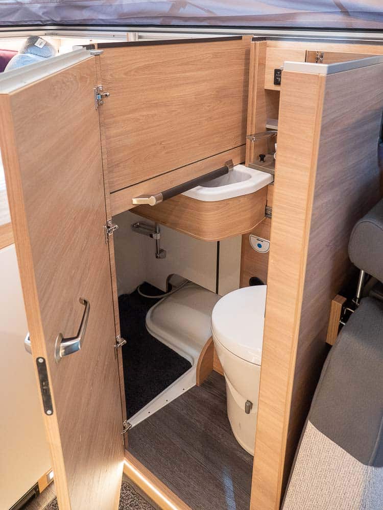 Knaus Tourer CUV Nasszelle runtergefahren