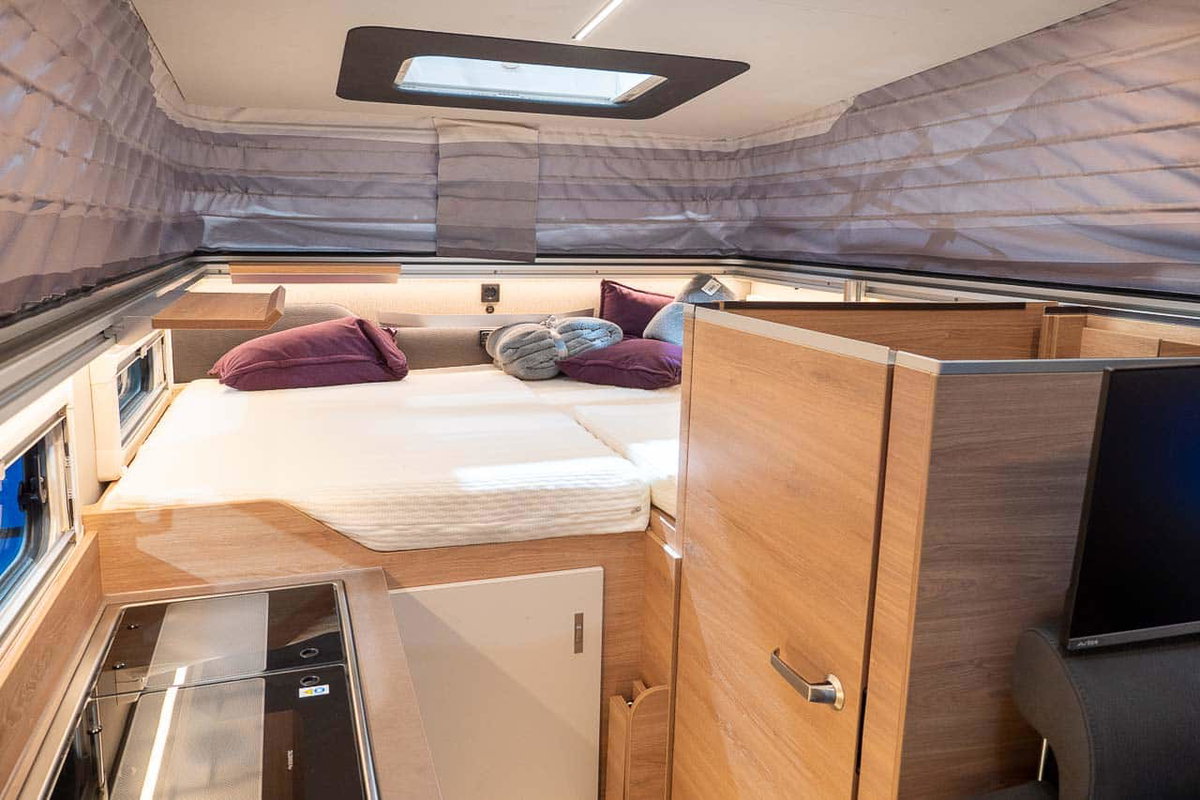 Knaus Tourer CUV Nasszelle Bett