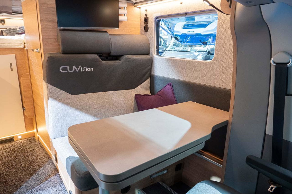 Knaus Tourer CUV Tisch