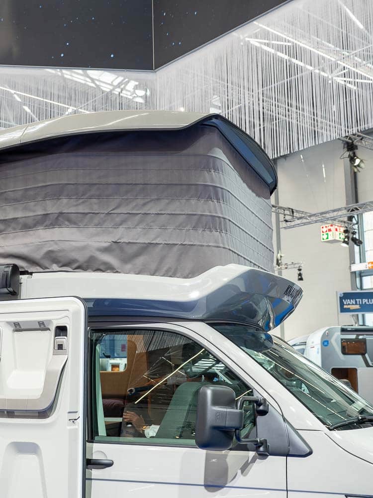 Knaus Tourer CUV Hubdach Seite