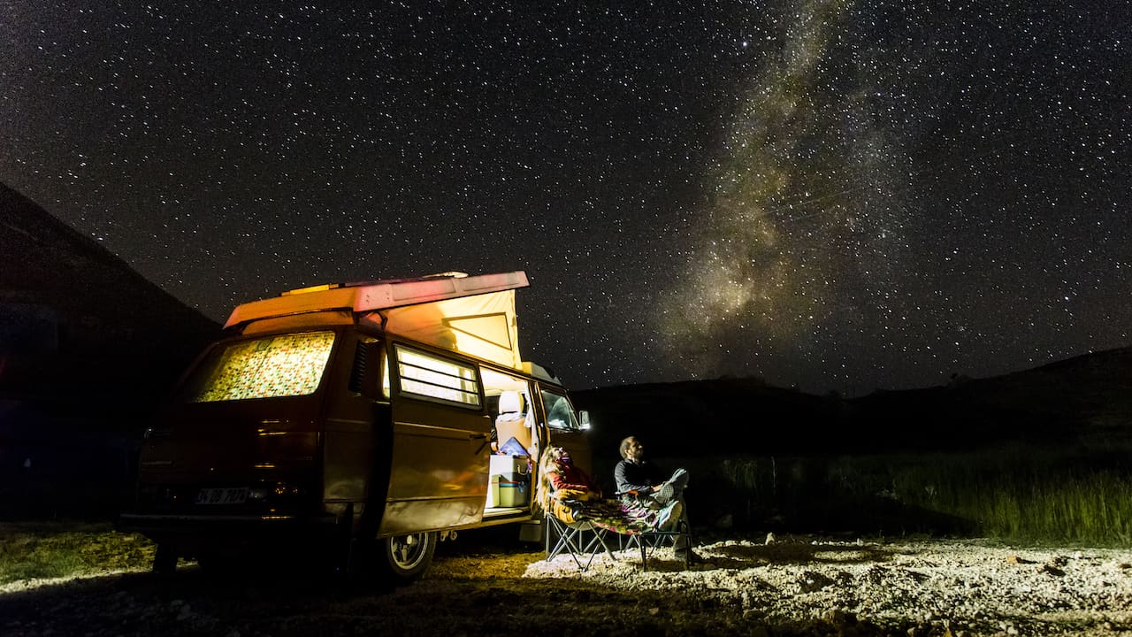 6 romantische Bulli-Roadtrips durch Europa – VanLife-Abenteuer im Campingbus