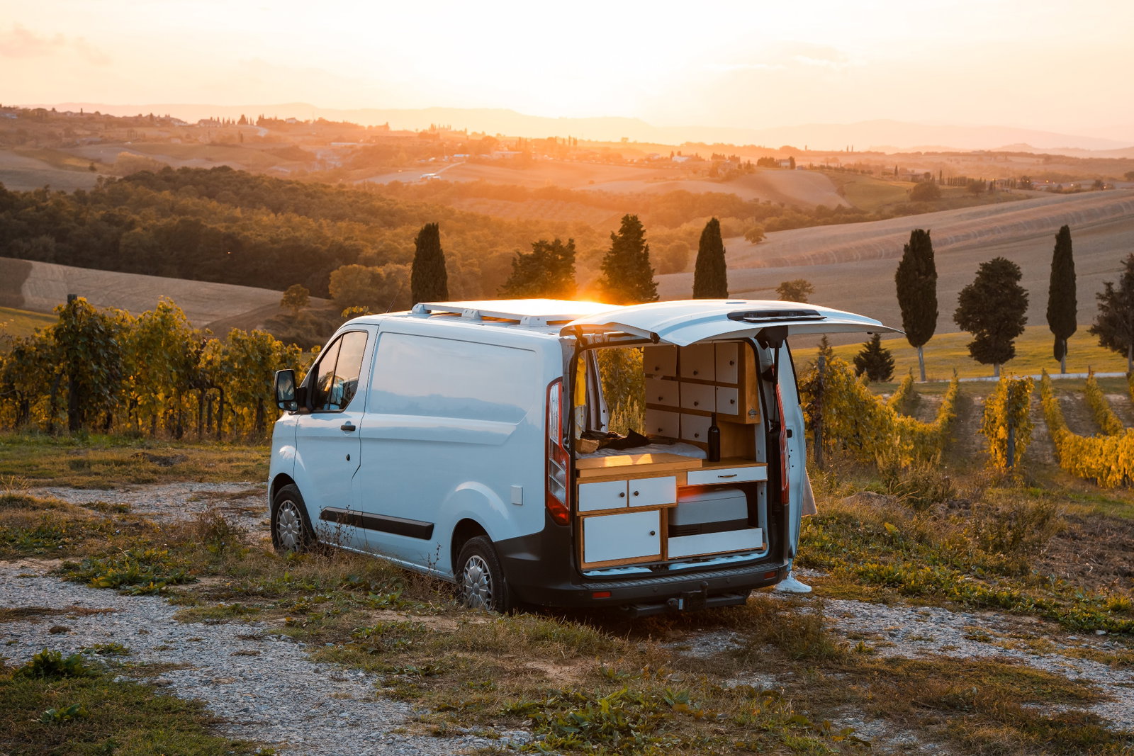 Campervan gesucht? Auf dieser Plattform für potenzielle und ausgebaute Vans wirst du fündig