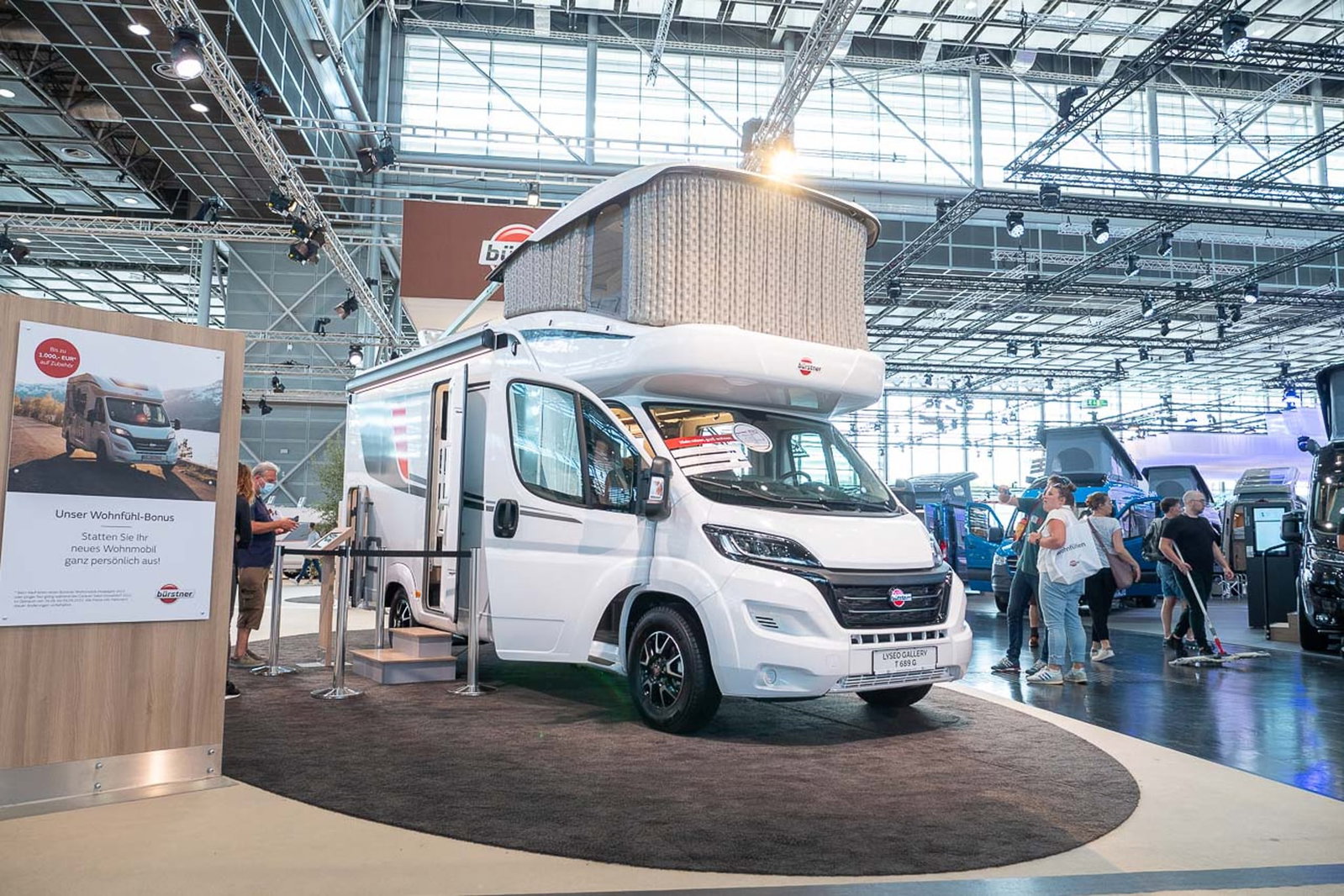 Bürstner Lyseo Gallery (2023) - Komfort-Wohnmobil mit aufblasbarem Alkoven