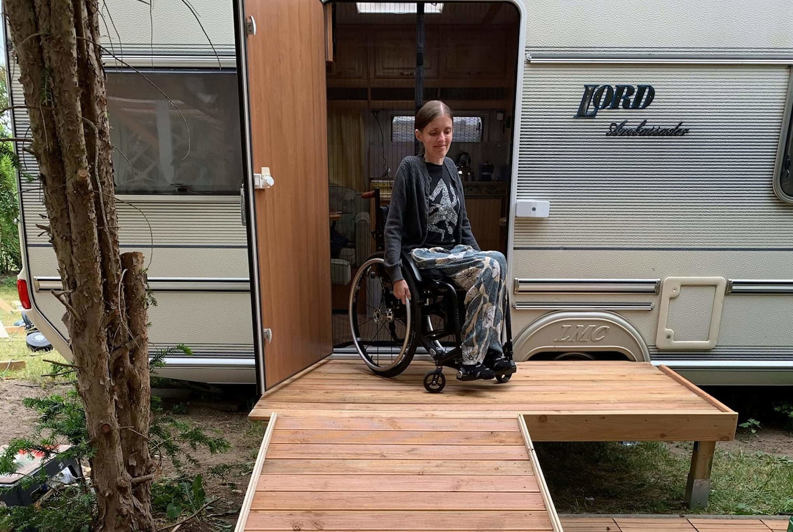 Die Tür zur Eigenständigkeit- Adina und Timo haben ihren Wohnwagen barrierefrei umgebaut