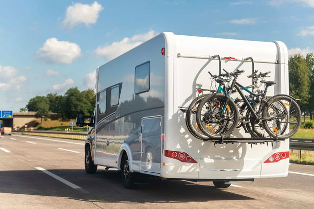 Mit dem Fahrrad in den Campingurlaub – darauf solltest du bei der Auswahl des Fahrradträgers achten