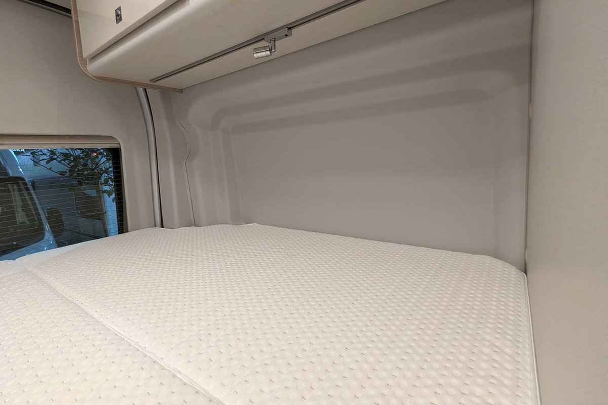 Bürstner Lineo C 590 Bett