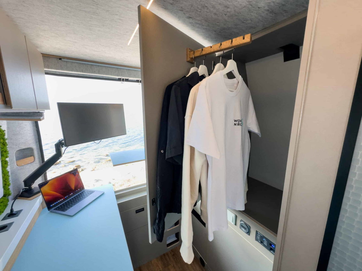 Work'n Roll Kleiderschrank