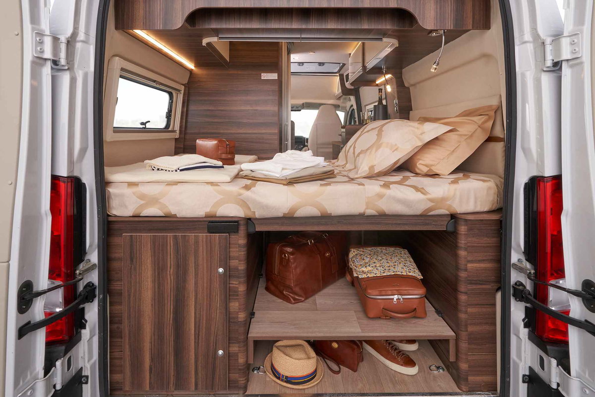 Ein großzügiges Bett im Heck mit komfortablen Matratzen sorgt für erholsamen Schlaf. © Laika Caravans S.p.A.