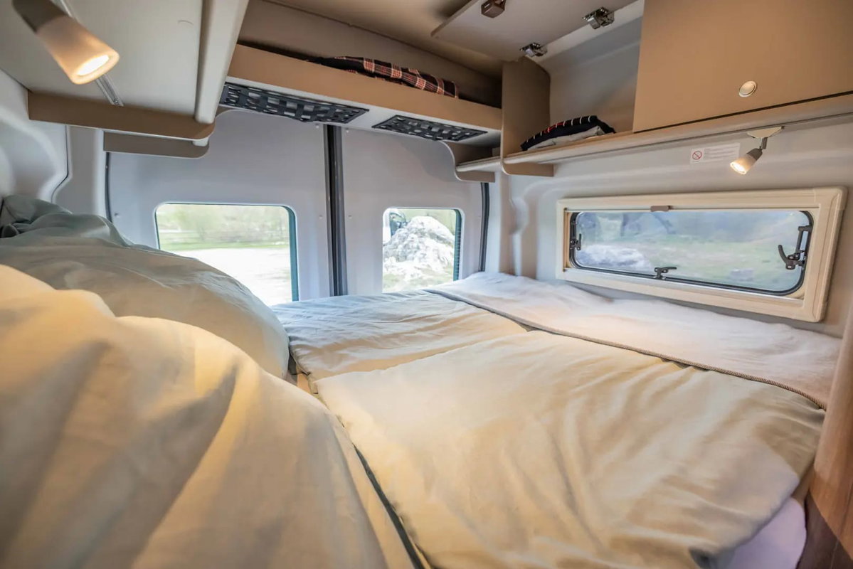 Carado Camper Van CV590 4x4 Bett