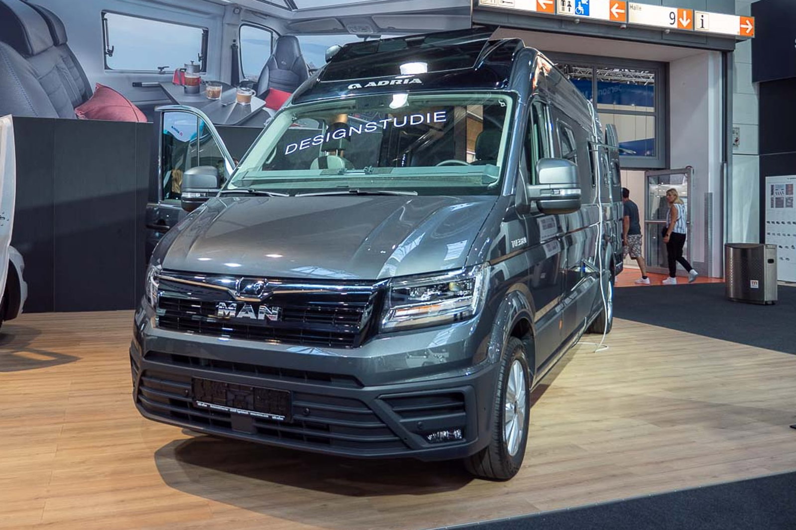 Adria TWIN MAX auf Basis des MAN TGE Vans geht in drei verschiedenen Grundrissen in Serie