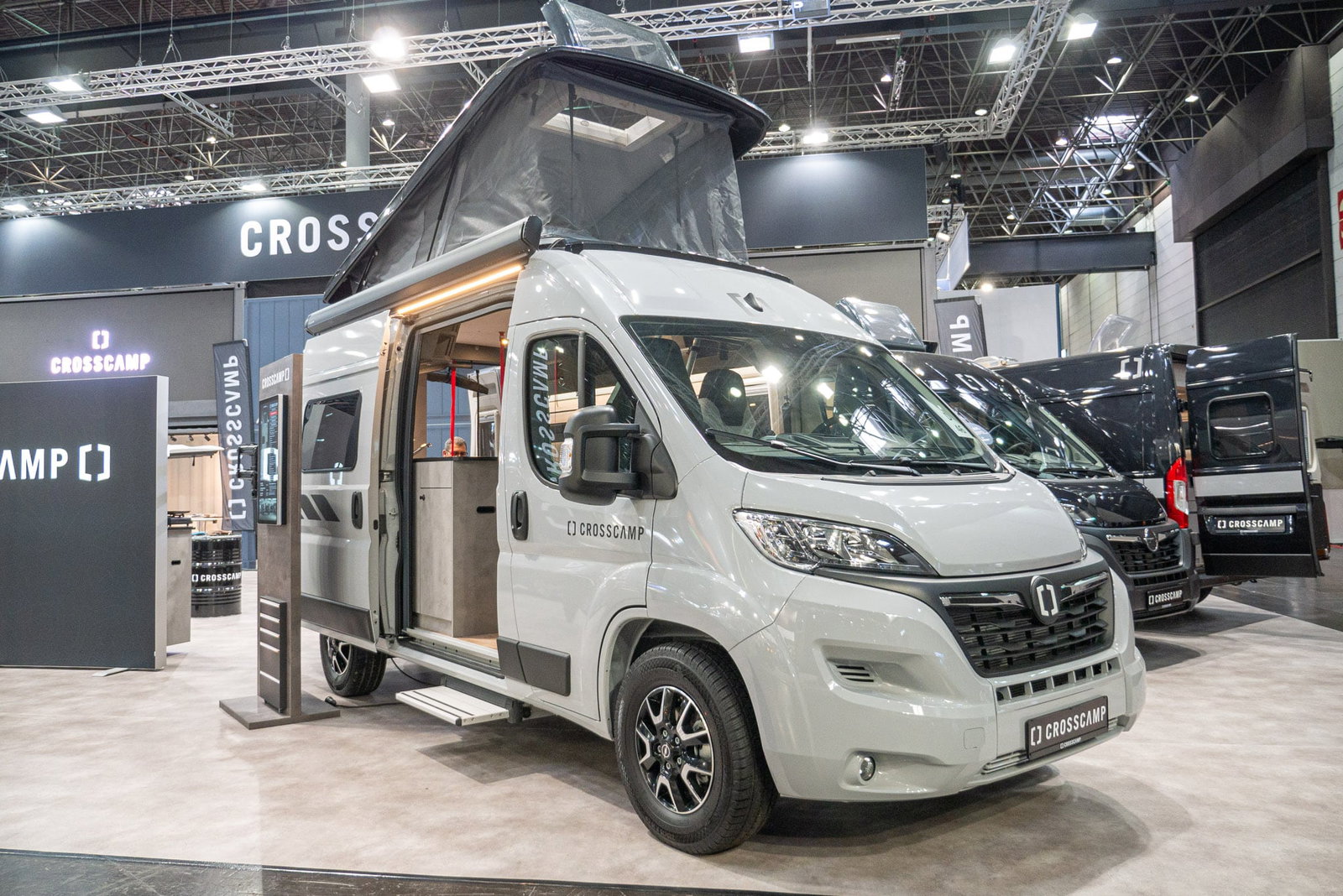 CROSSCAMP Flex 541 (2024): preiswerter Campervan auf Opel Movano-Basis mit variabler Inneneinrichtung - mit 360°-Tour!