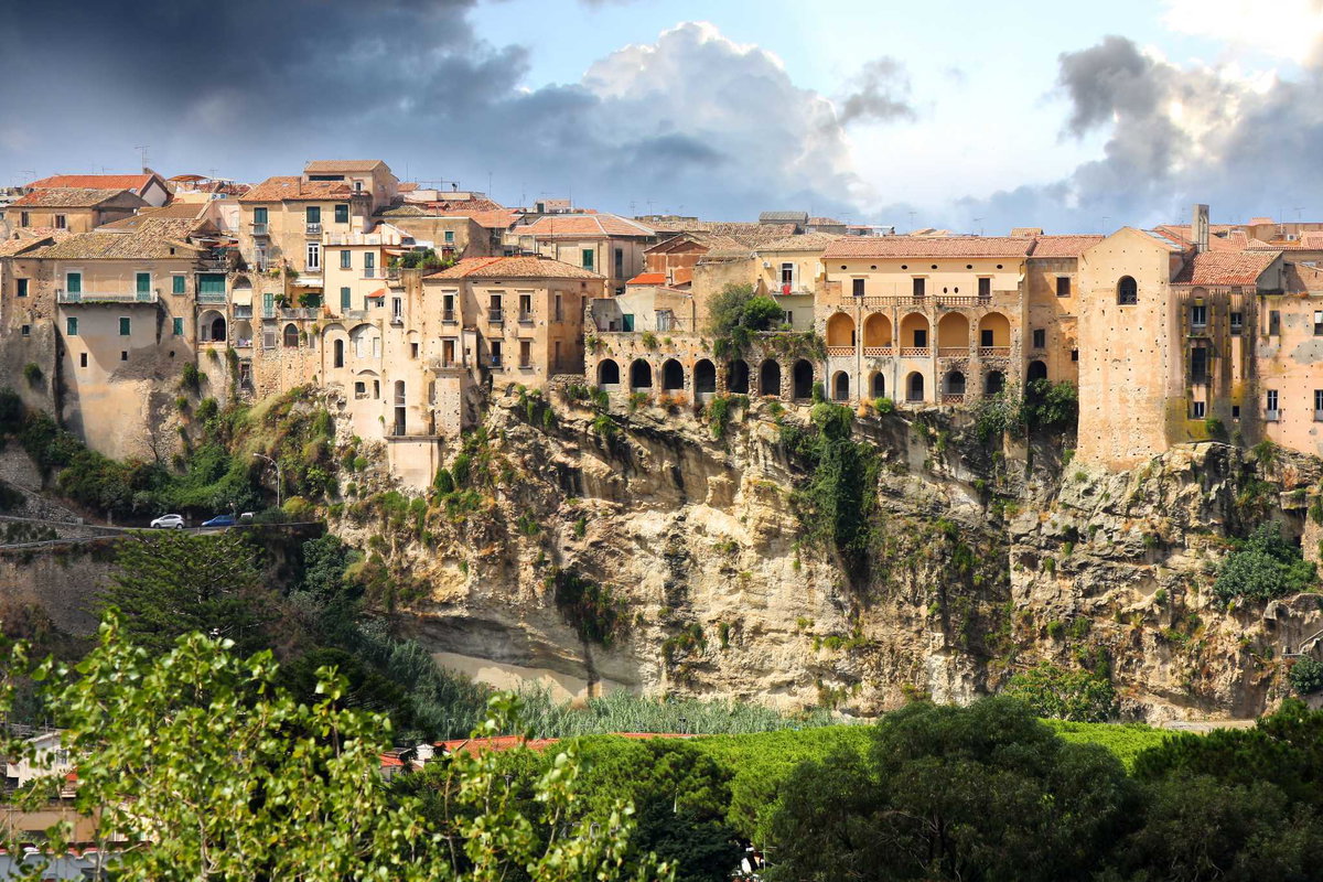 Blick auf die Altstadt von Tropea © samot / Depositphotos
