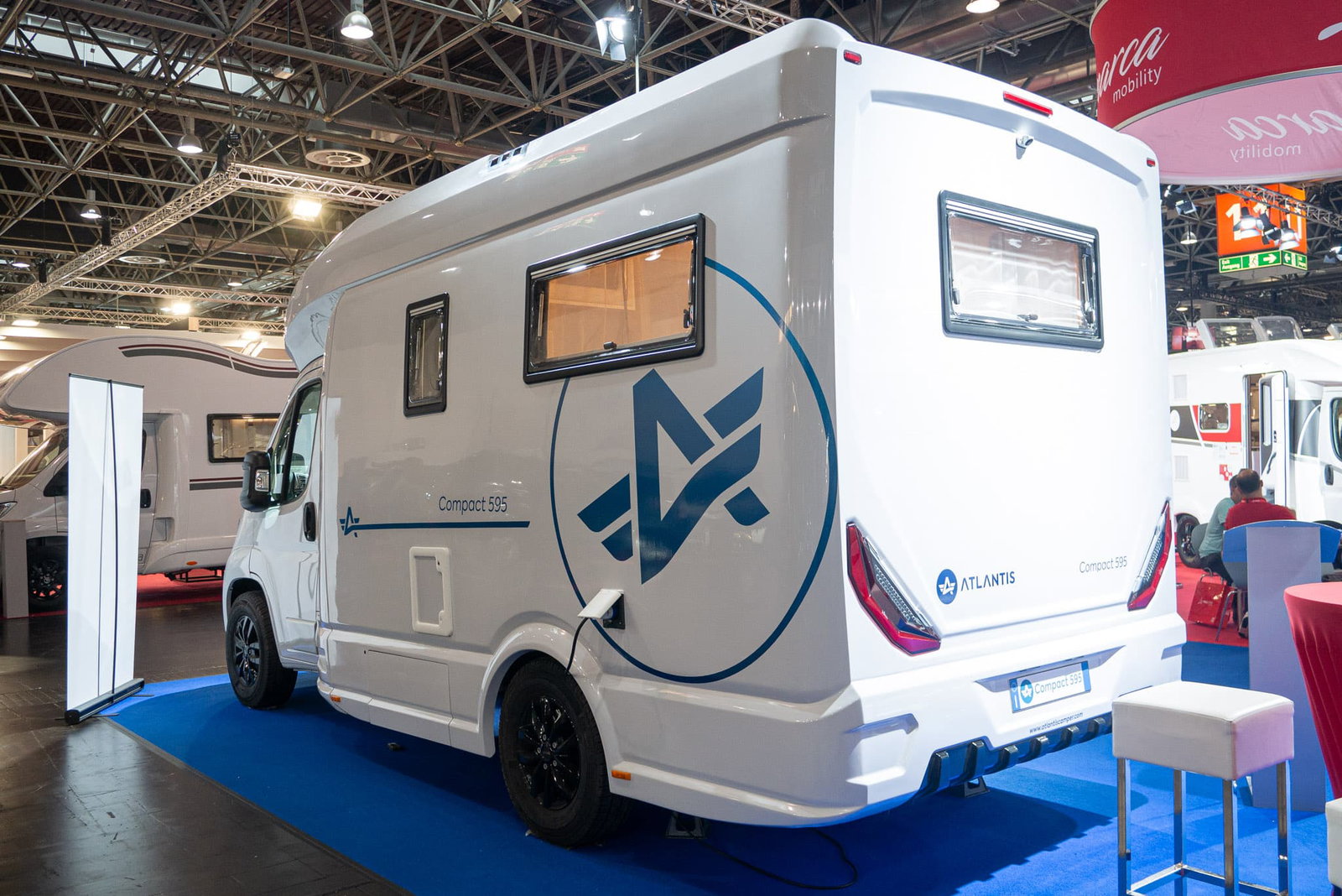 Atlantis Compact 595 (2024): wendiges Luxus-Wohnmobil mit kleinen Maßen und Komfortausstattung - mit 360°-Tour!