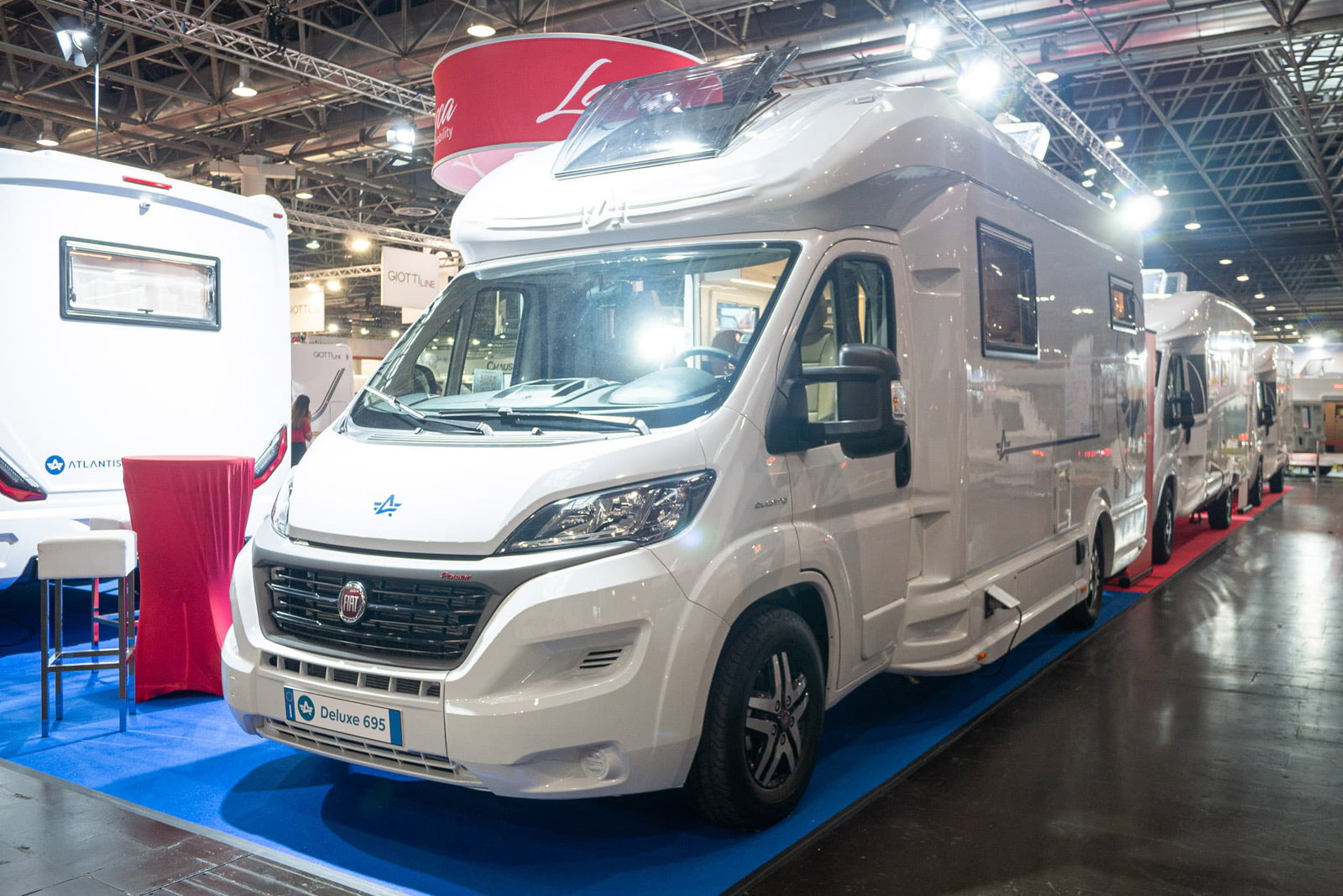 Atlantis Deluxe 695 (2024): komfortables Luxus-Wohnmobil mit Premium-Ausstattung - mit 360°-Tour!