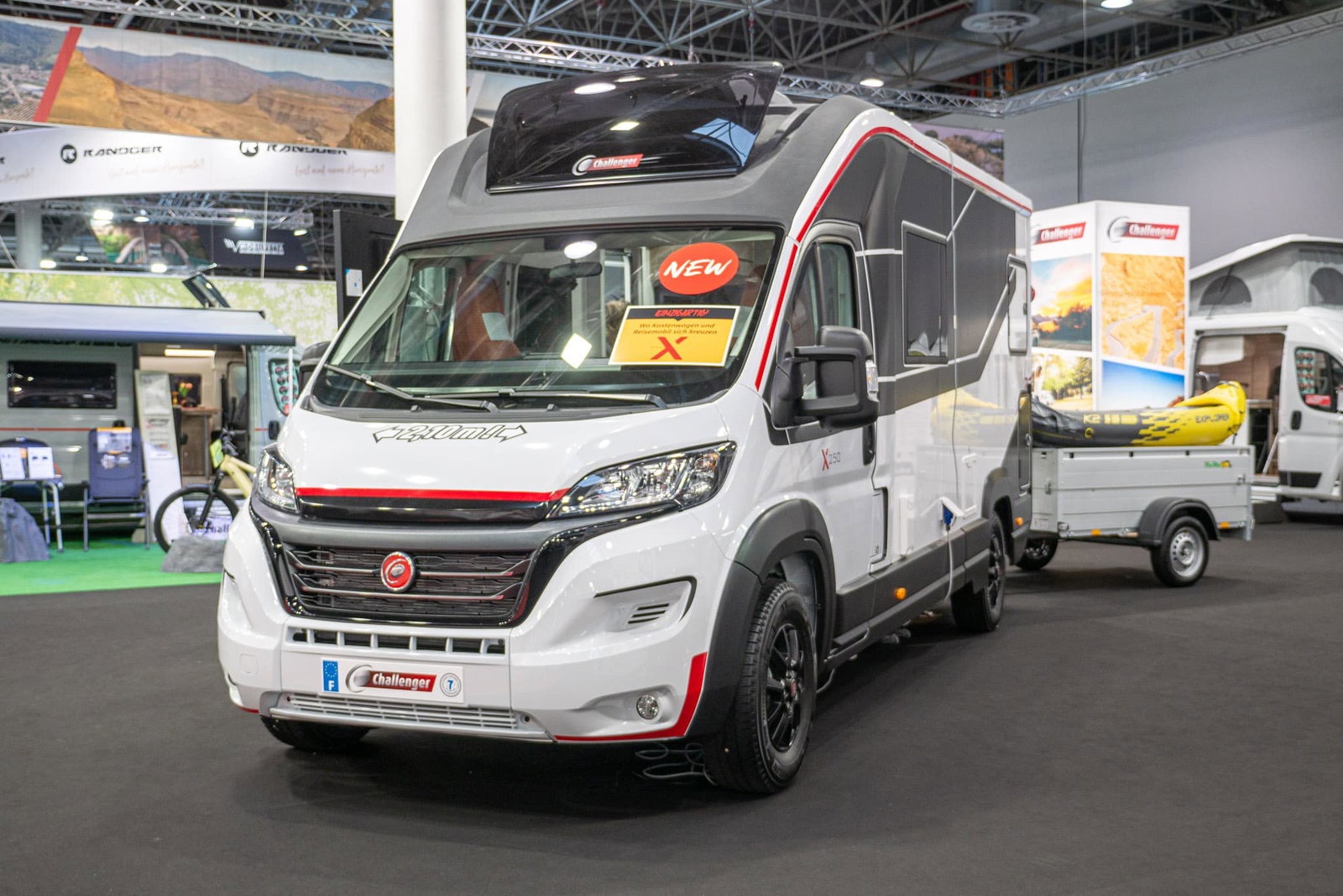 Challenger X 250 Open Edition (2024): schmaler Teilintegrierter mit flexibler Heckgarage - mit 360°-Tour!