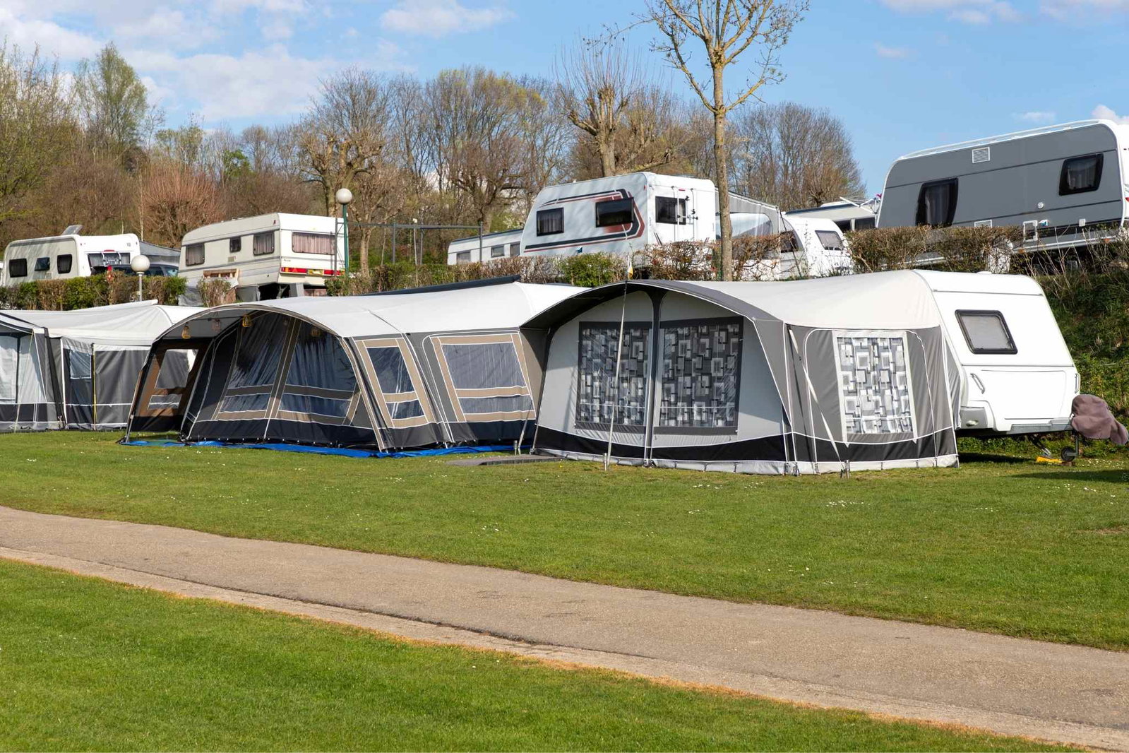 Minimalismus trifft Freiheit: Entdecke die Vorteile des Wohnens auf dem Campingplatz