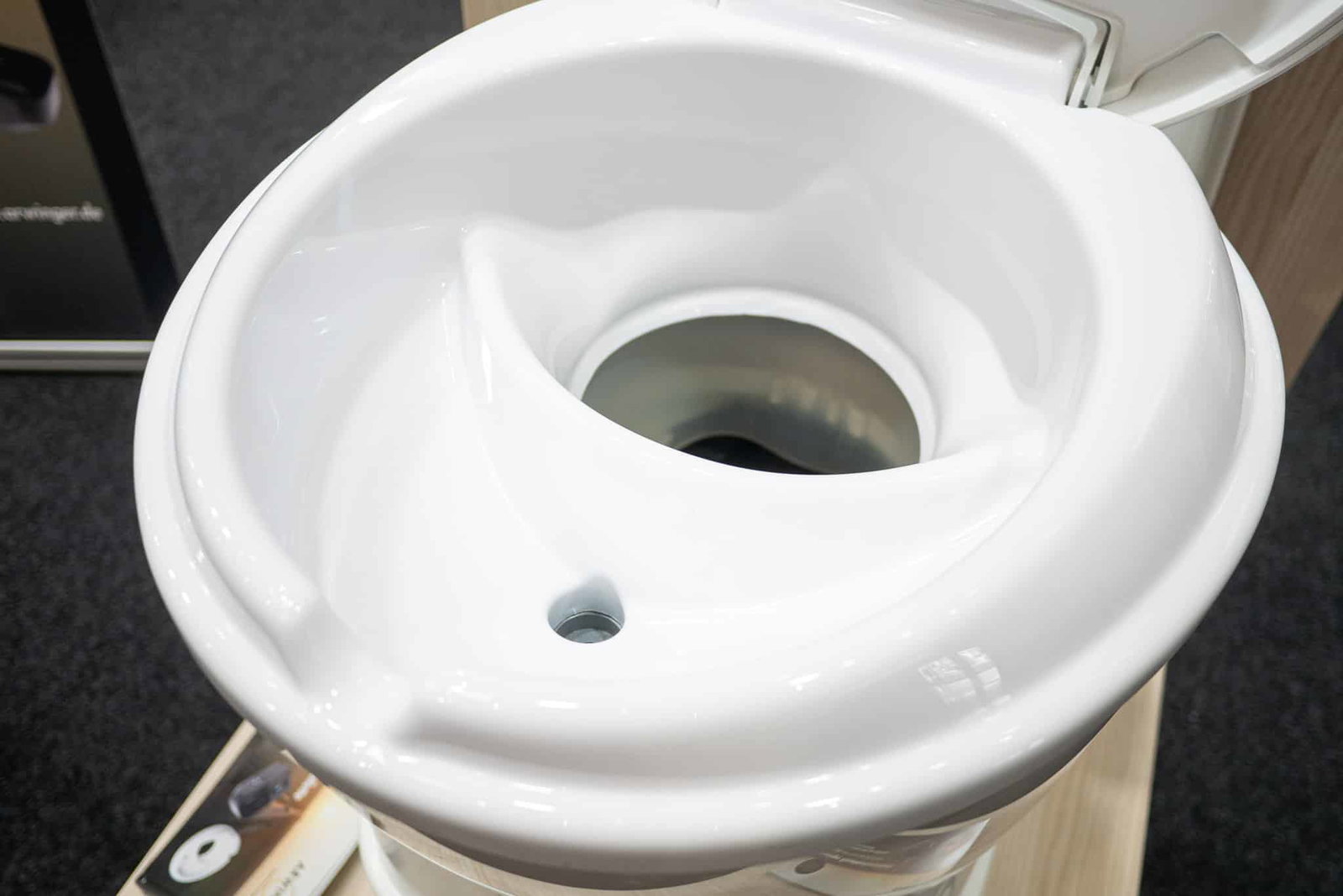 Mehr Autarkie für Camper: Thetford Toilette umbauen zur Trenntoilette