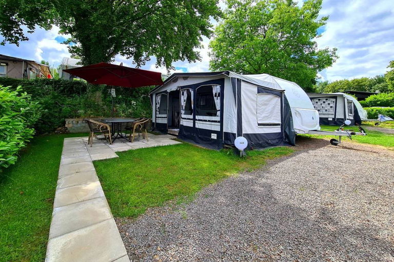 Wohnwagen auf Campingplatz mieten im Überblick + Campingplätze mit Mietwohnwagen in Deutschland & Europa