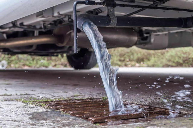 Wassersystem im Wohnmobil und Wohnwagen kurz erklärt: Tanks, Pumpen, Boiler & Co.
