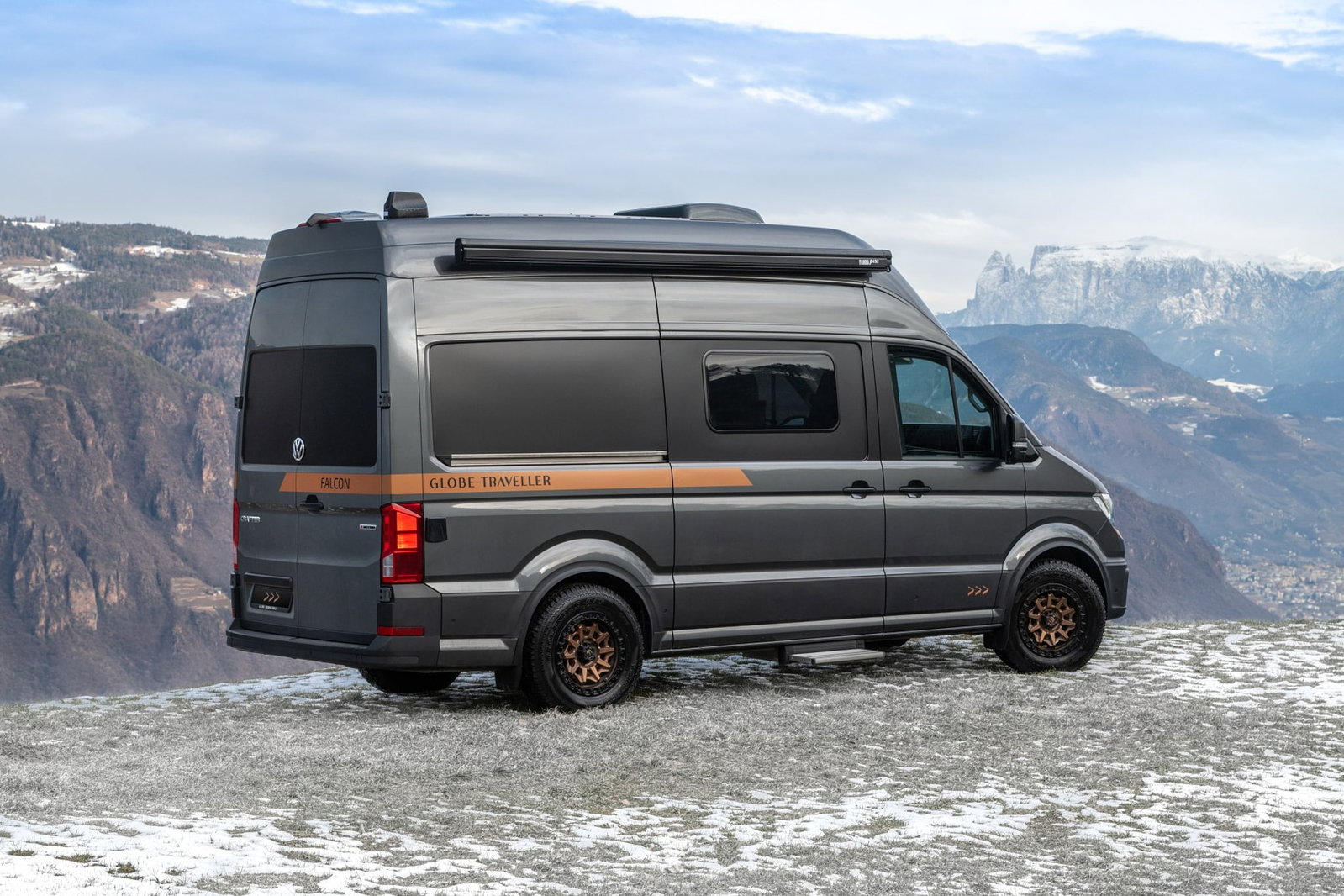 Globe-Traveller Falcon: wintertauglicher Luxus-Campervan mit effizienter Isolierung aus Polen - perfekt fürs Wintercamping!