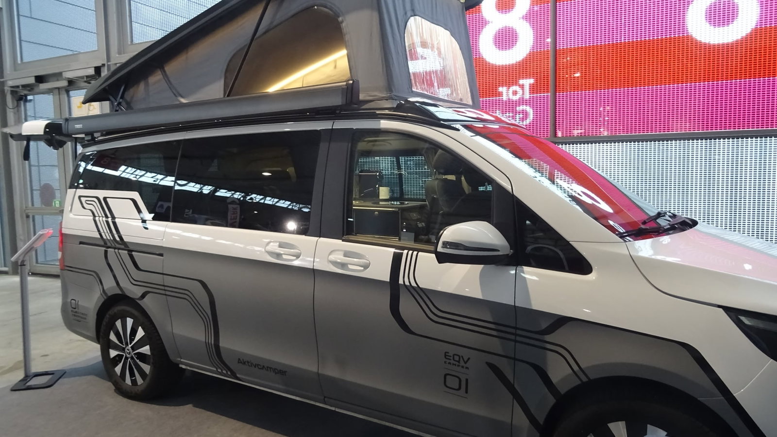 Campervan-Neuheiten 2024: Aktivcamper Urban Camper EQV 300 – vereint umweltbewusste Elektromobilität mit Komfort