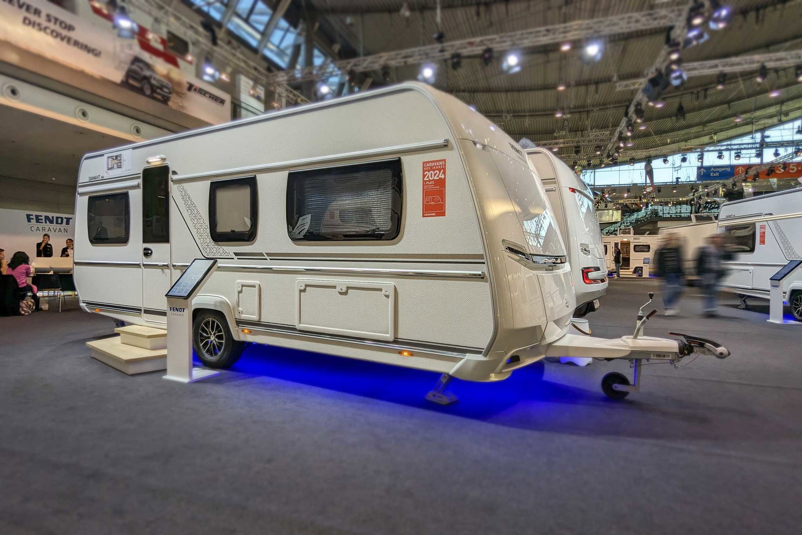 Wohnwagen-Neuheiten 2024: Fendt Diamant 560 SGW - Einzelbett-Grundriss in elegantem Design für 4 Personen