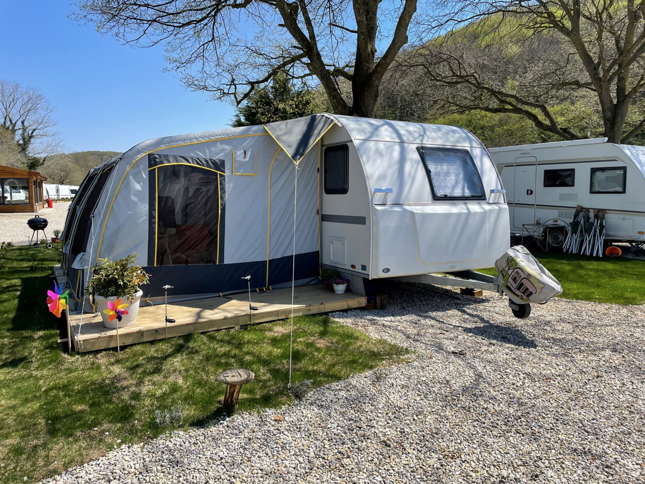 Vorzelt Wohnwagen Campingplatz