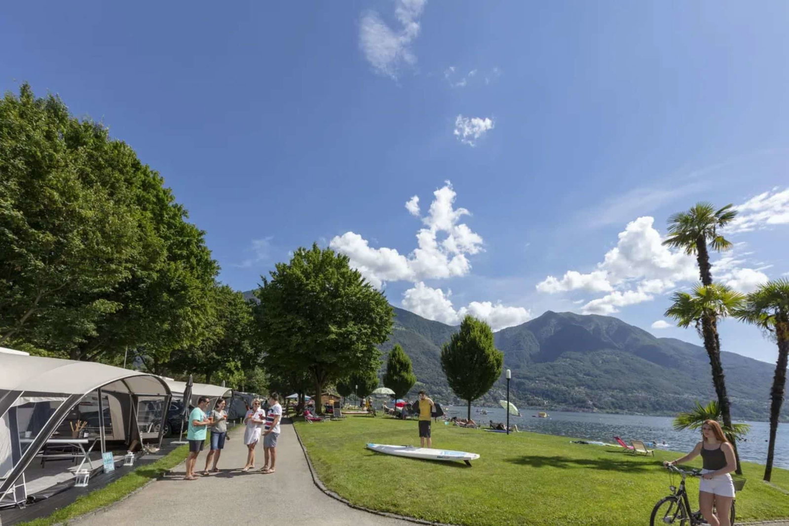 Camping am Lago Maggiore: Die besten Campingplätze für Familien und Wassersportler
