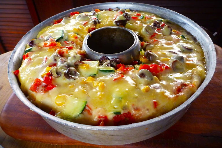 Camping-Rezepte für den Omnia Backofen - Nimas vegetarische Pizza