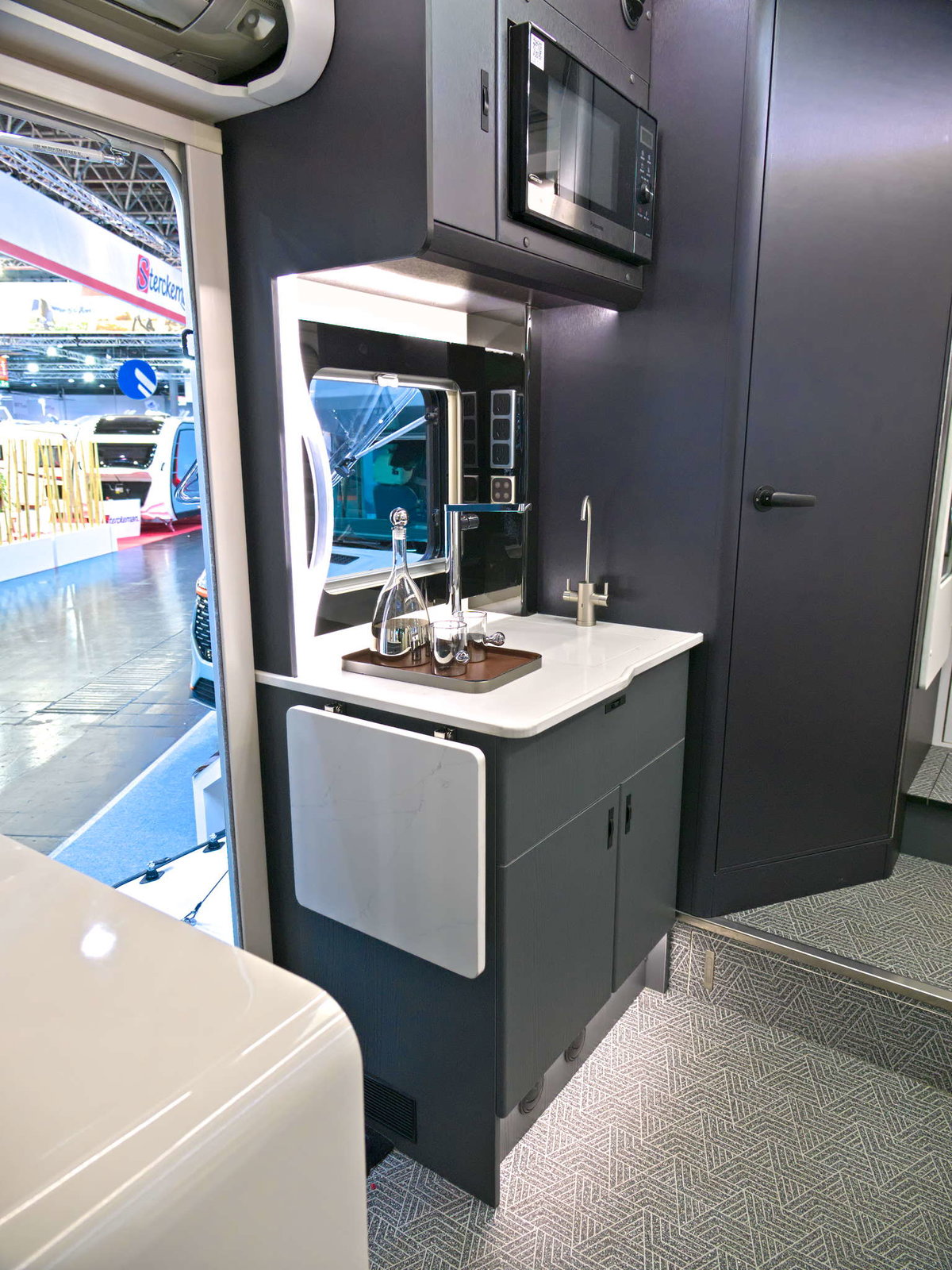 Deddle RV EASY TOUR E-MAX - Küche Caravan Salon 2024
