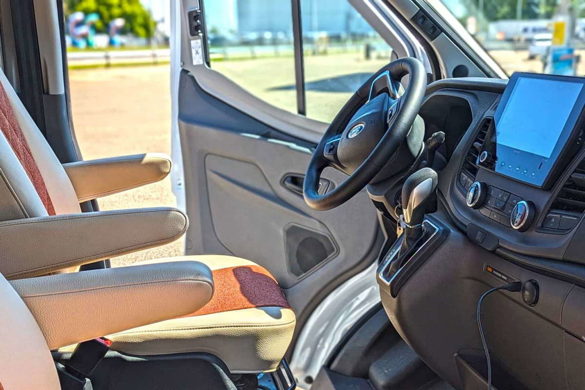 Bürstner Lineo T 690 G Fahrerhaus